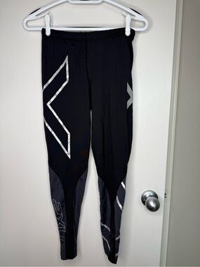 2XU Women's Black Compression Tights with Reflective Accents